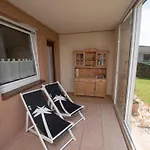 Grosse In Mit Garten- Terrasse Und Gemeinsamem Pool By Interhome 아파트 *