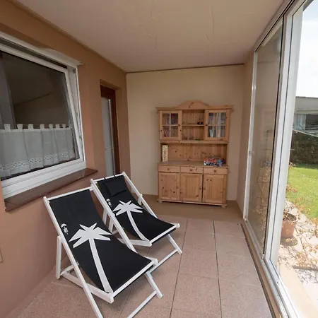 Grosse In Mit Garten- Terrasse Und Gemeinsamem Pool By Interhome Lejlighed *